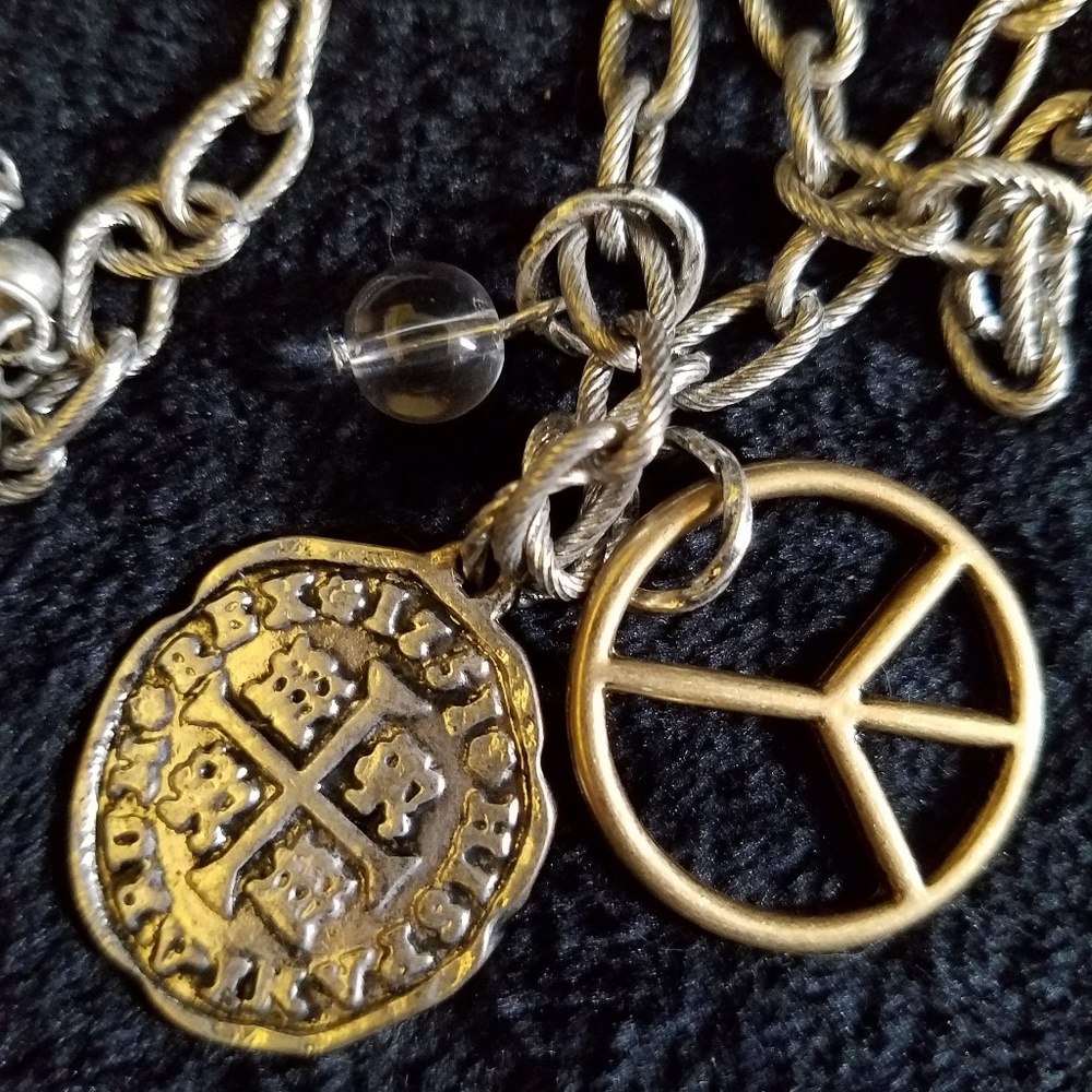 Silver peace sign Necklace - Picture 2 of 6